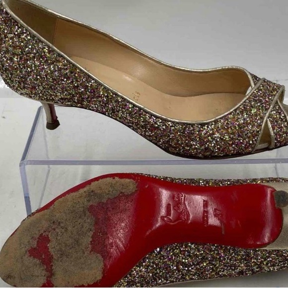 Christian Louboutin Gold Heels Elegant Statement - Picture 5 of 7